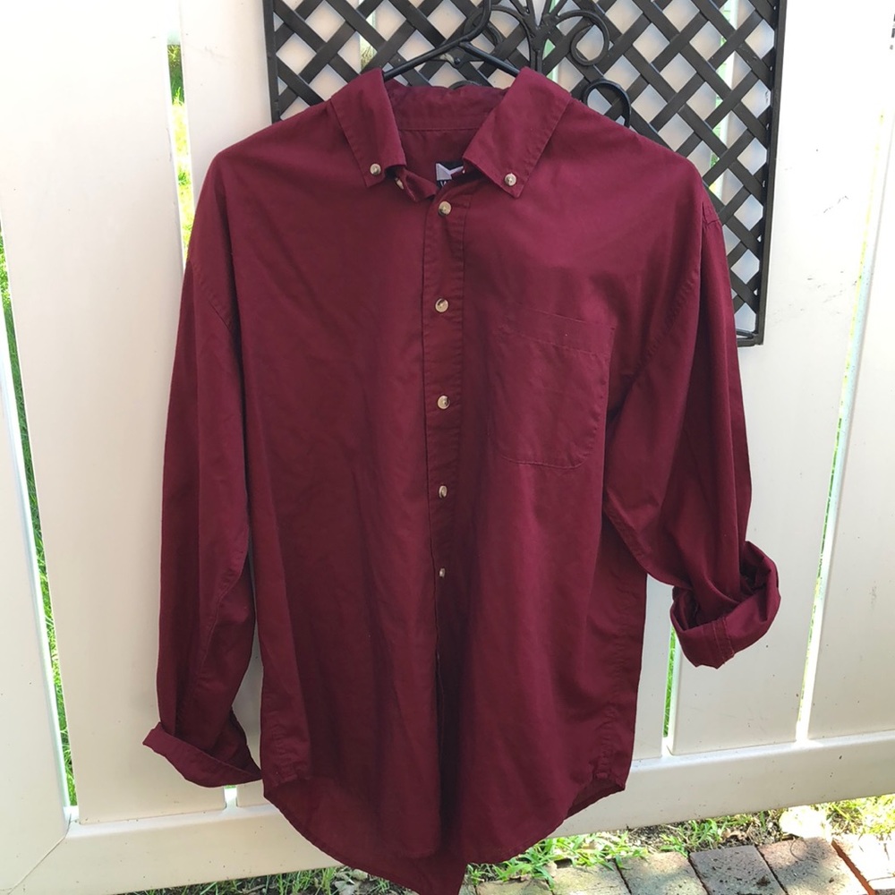 Burgundy men’s button-down longsleeve shirt